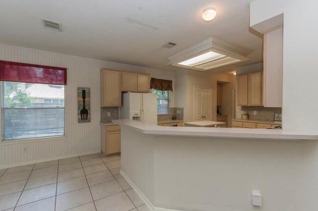 Building Photo - 9018 Red Hawk Ct