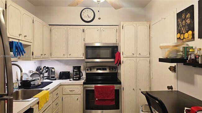 Foto del edificio - 1980 S Ocean Dr