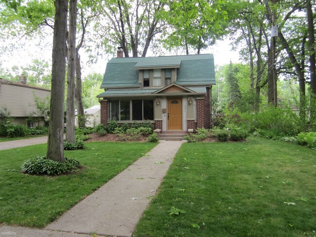 Building Photo - 3 br, 1.5 bath House - 2430 Ardmore Ave