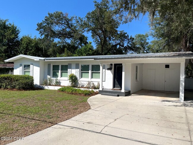 Building Photo - 413 Rowe Dr