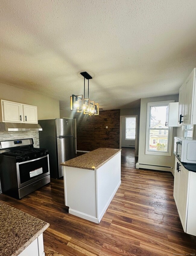 Building Photo - 355 Greenwich Ave