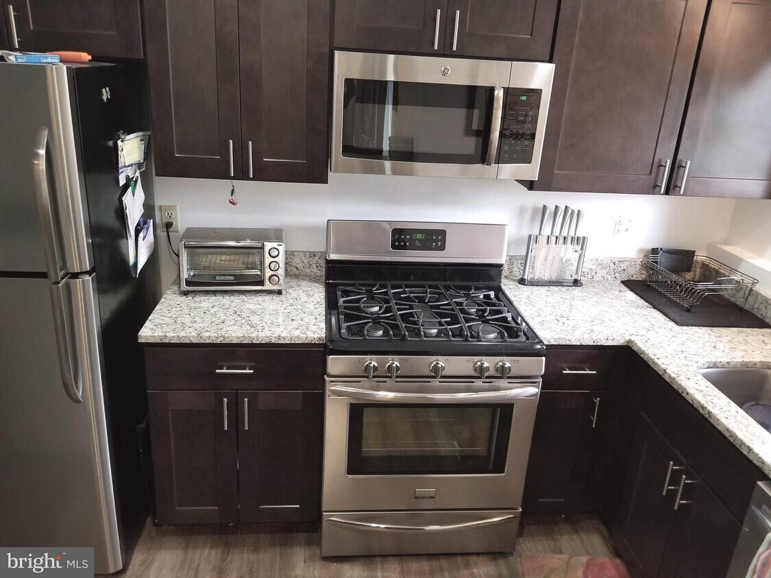 5605 Franconia Rd Unit 304, Alexandria, VA 22310 Condo for Rent in