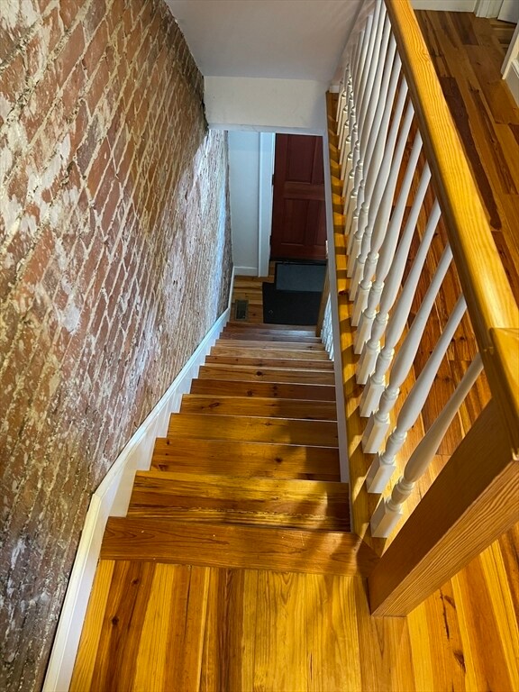 Foto del edificio - 593 E 2nd St