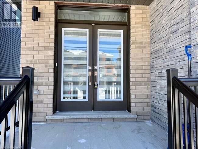 Building Photo - 26 Greig St