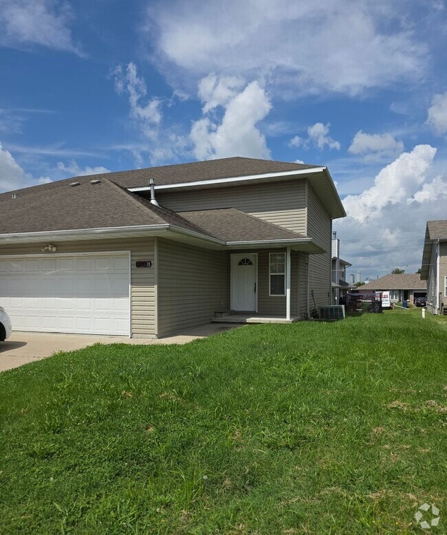 Building Photo - 1209 Viola St