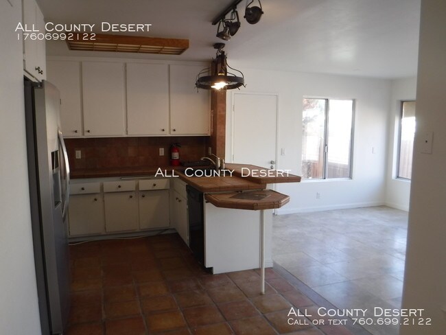 Building Photo - 51910 Avenida Villa