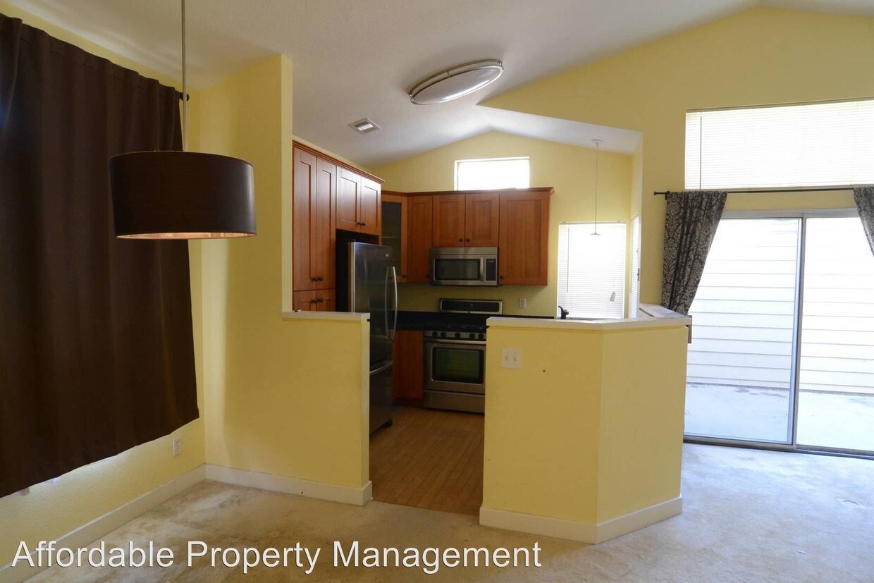 Building Photo - 2 br, 2 bath House - 5175  Fairbanks Common
