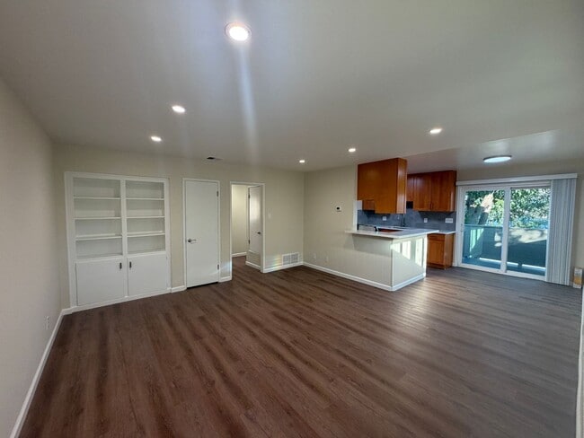 Building Photo - 1850 El Parque Ct