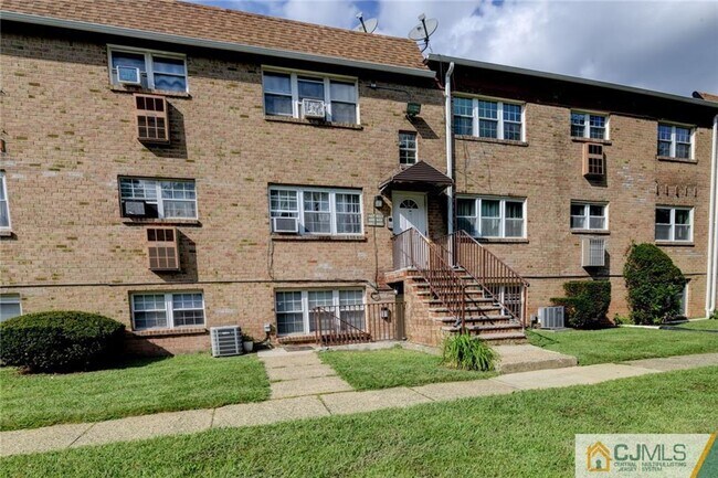 Building Photo - 448 College Dr