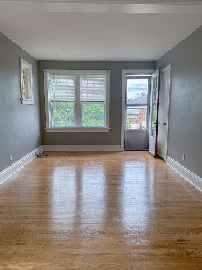 Building Photo - 4992-94 Mardel