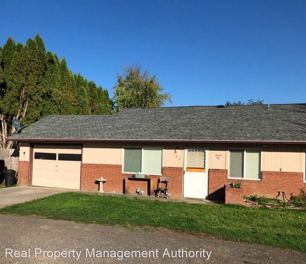 Primary Photo - 2 br, 1 bath House - 105 SE 4th St.
