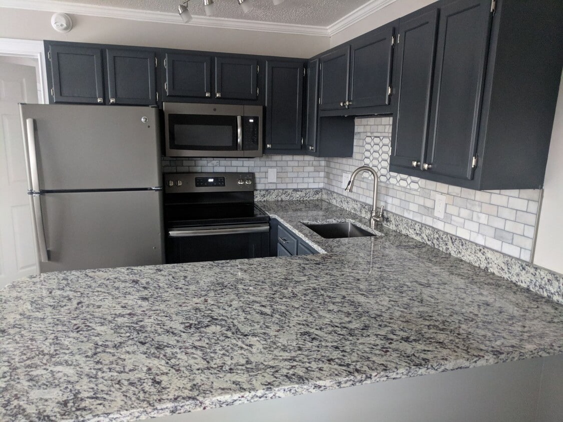 Gorgeous 1BR Condo Near UTK | Parking, On... - Gorgeous  1BR Condo Near UTK | Parking, On...