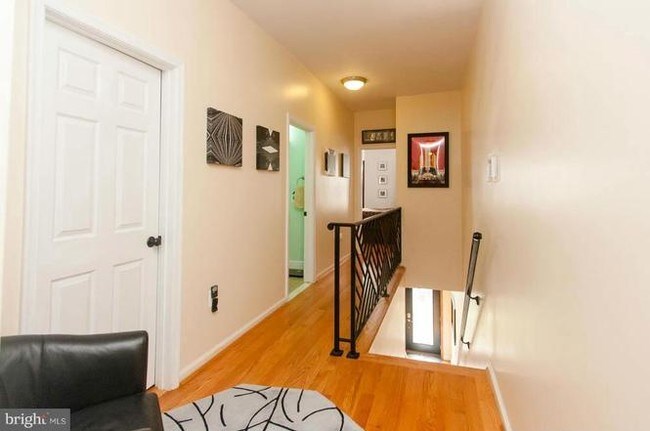 Foto del edificio - 1027 7th St NE