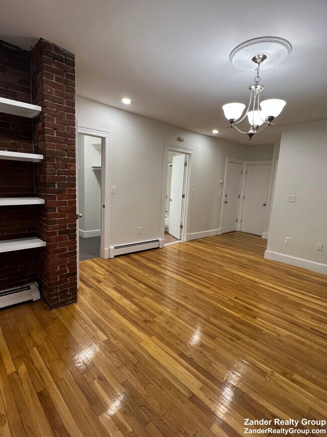 Building Photo - 696 Tremont St
