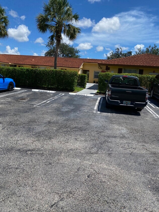 Primary Photo - 3467 Coral Springs Dr