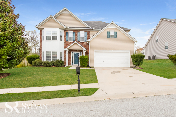 Primary Photo - This gorgeous 5-bedroom, 3.5-bath home is ...