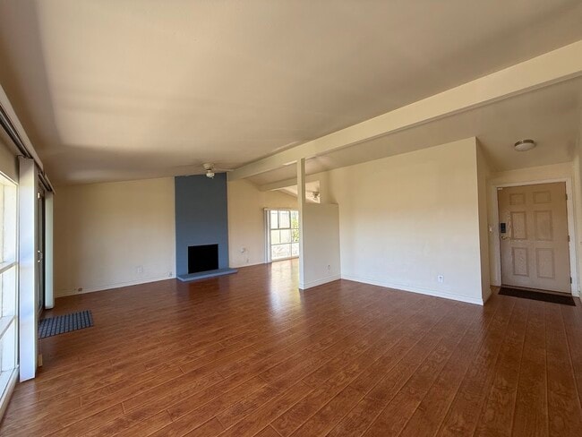 Building Photo - 9158 Rebecca Ave