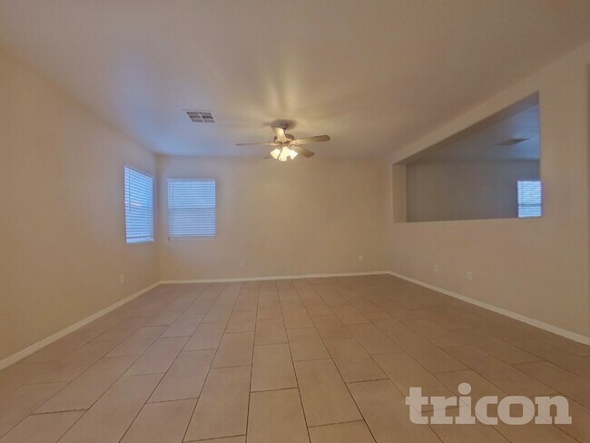 Foto del edificio - 22244 W Sonora St