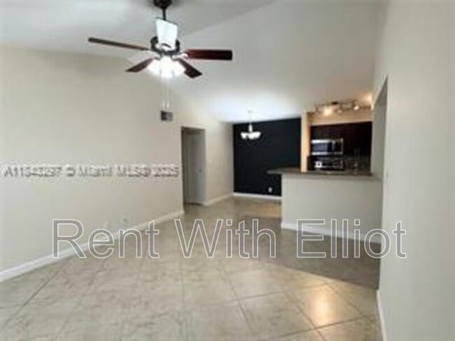 Photo - 2926 S University Dr House