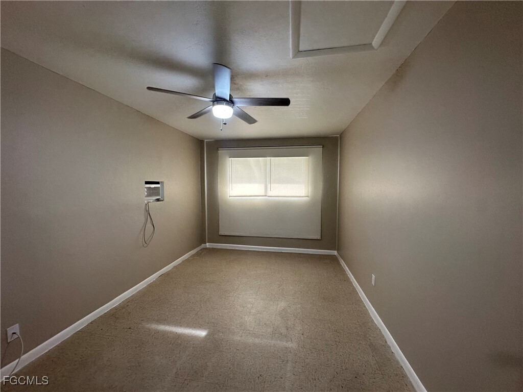 Foto principal - 315 Rushmore Ave N