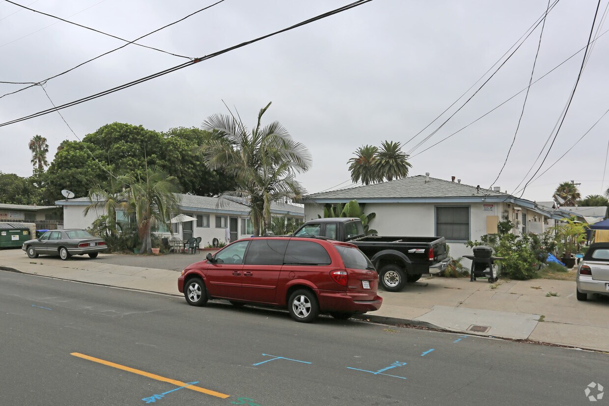 Primary Photo - 2718-2720 Roosevelt St