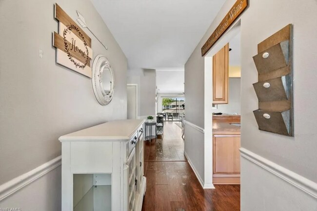 Foto del edificio - Charming 2 Bed 2 Bath Condo in Naples COMING SOON