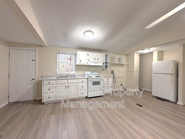 Foto del edificio - 2400 Hart Rd