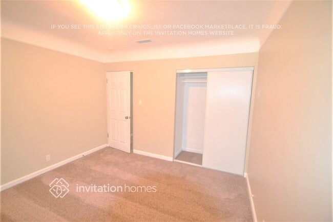Building Photo - 7108 Heliotrope Ave