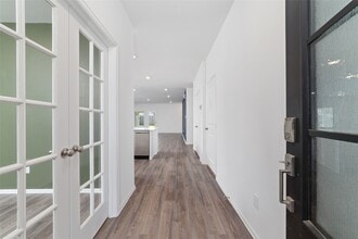 Building Photo - 12206 English Mist Dr