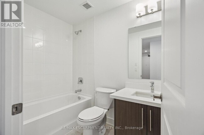 Building Photo - 575-575 Conklin Rd