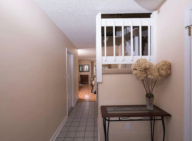 Foto del edificio - Townhome Available, Must See!