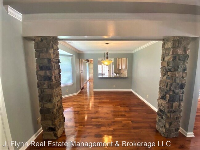 Building Photo - 3 br, 2.5 bath House - 4221 Foxmoor Dr