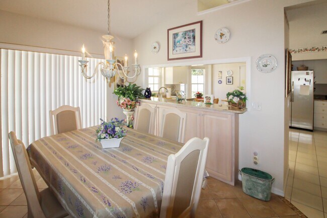 Foto del edificio - Clubside Circle, 581