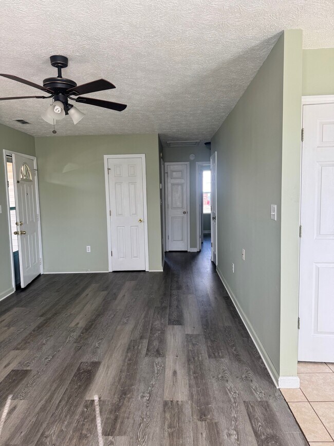 Foto del edificio - 58 Snow Hill Church Rd