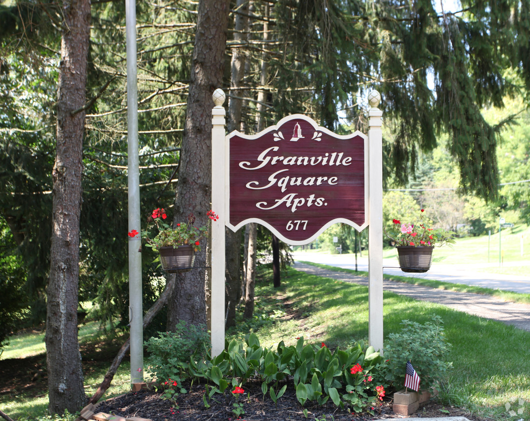 Foto del edificio - Granville Square Apartments