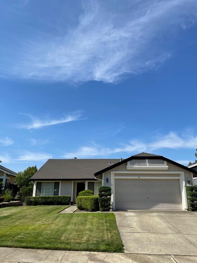 Primary Photo - NICE SINGLE STORY HOUSE IN ROCKLIN!