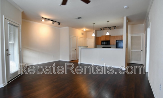 Photo - 8290 Gate Pkwy W Apartment