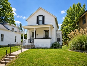 Building Photo - 235 W Homer St