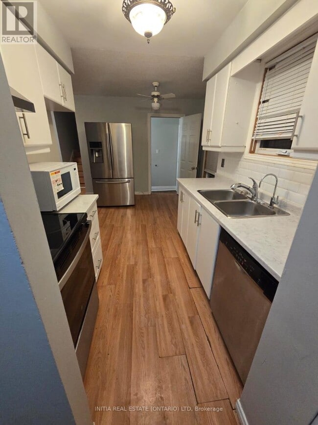 Building Photo - 324 Conway Dr