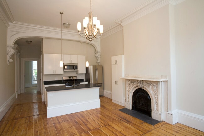 Building Photo - 658 Massachusetts Ave