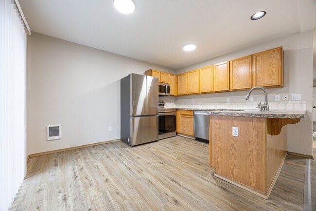 Foto del edificio - 4Bed/2.5 Bath available in SE Portland