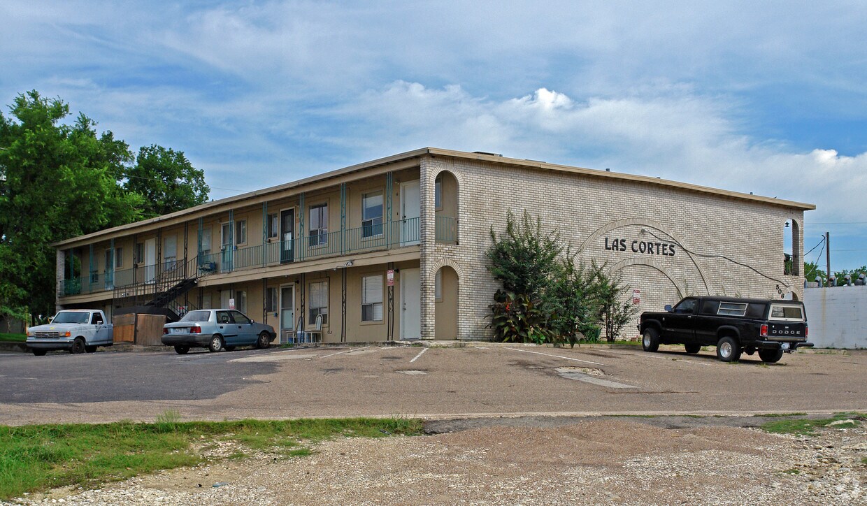 Building Photo - Las Cortes Apartments