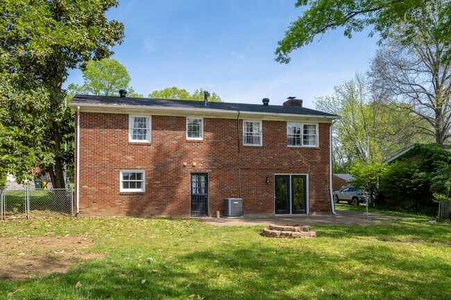 Building Photo - 12506 Live Oak Drive