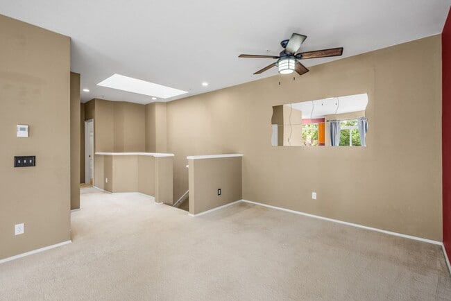 Building Photo - 1Bd/1Ba Sammamish Condo