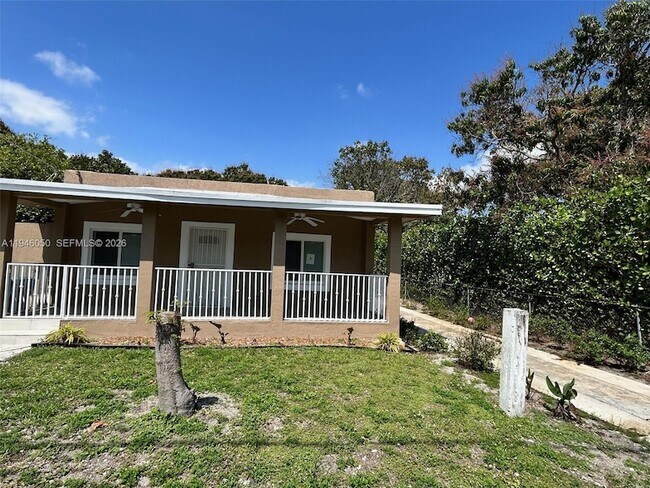 Foto del edificio - 261 NW 49th St