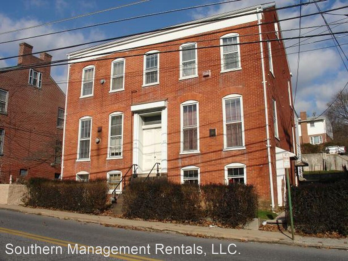 Primary Photo - 1 br, 1 bath House - 117 Main Street 2nd F...