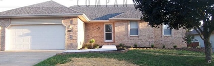 Building Photo - 1242 W Tyler Ln