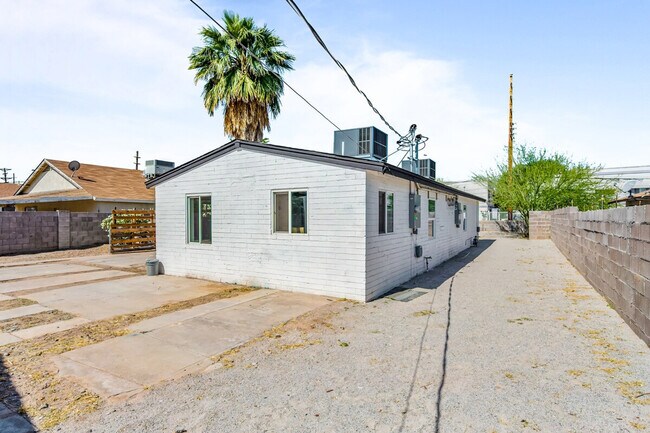 Foto del edificio - 2302 W Colter St