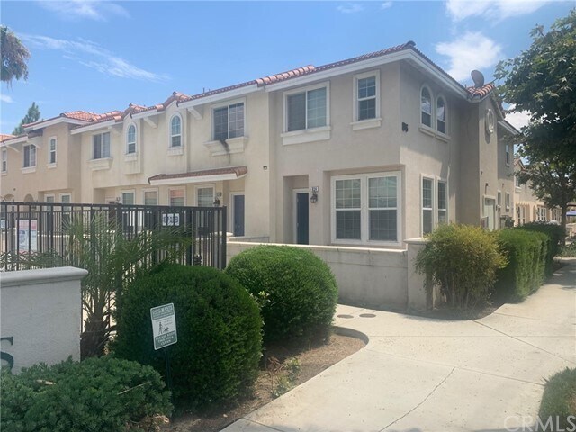 Building Photo - 15447 Pomona Rincon Rd