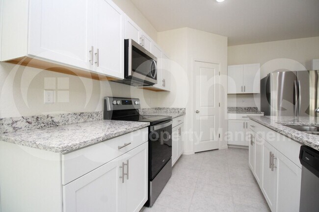 Foto del edificio - 36039 W Santa Monica Ave